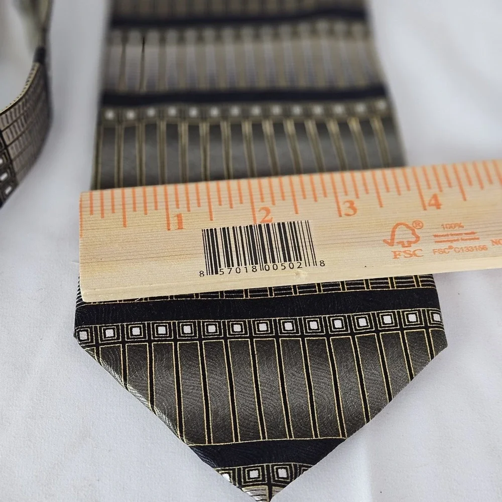 Gasparo Mens Tie Gold Geometric Pattern 100% Silk Hand Made Necktie 4 Inch Width